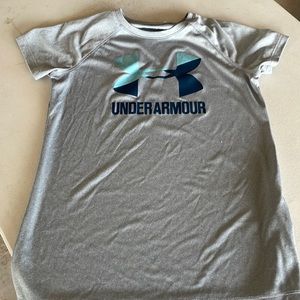 Girls Under Armour Tshirt youth large